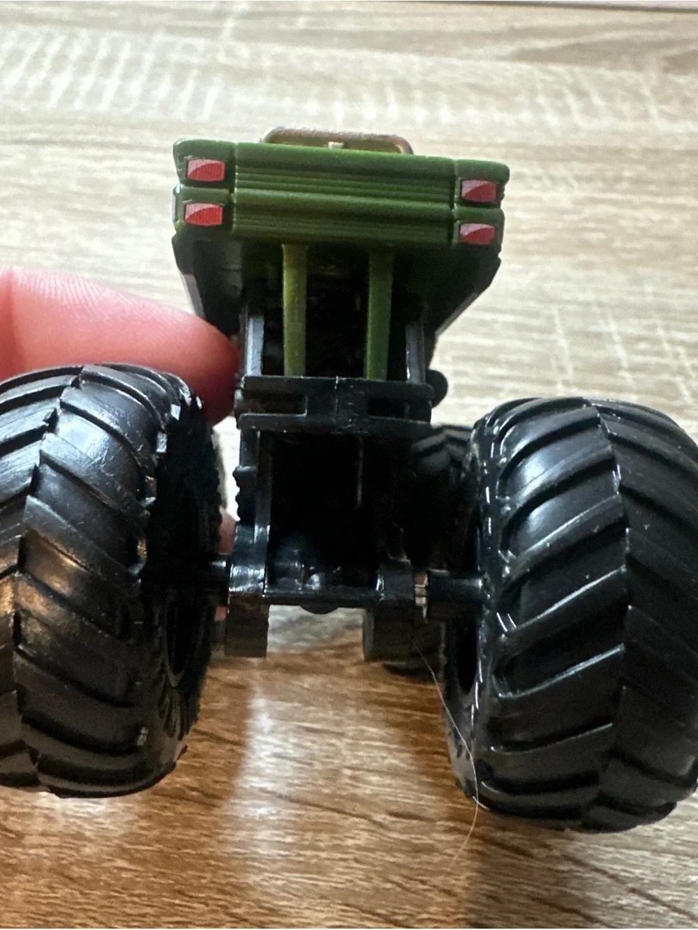 Hot Wheels THANOS 2021 Monster Truck Marvel Infinity Gauntlet 1:64